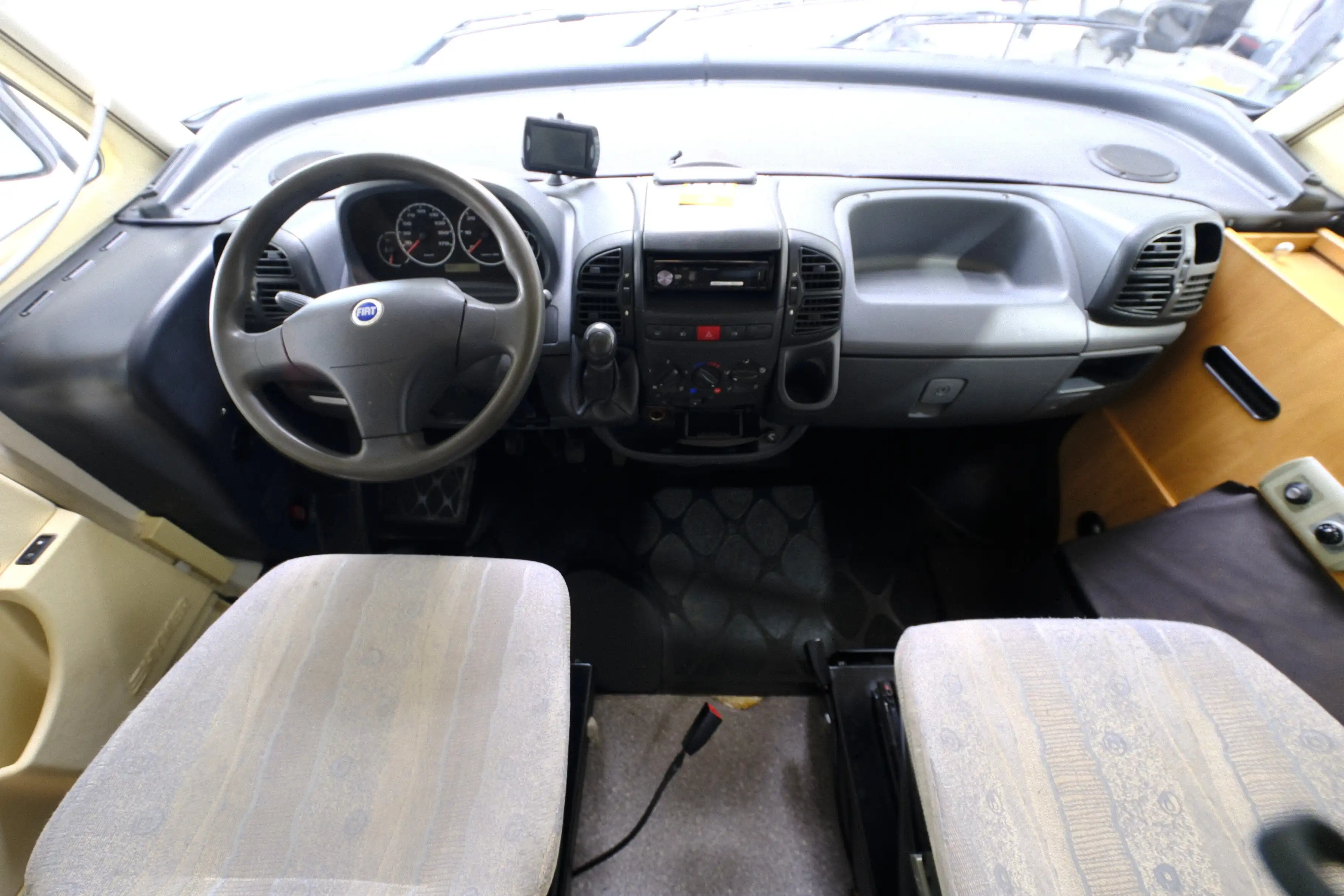 HYMER-ERIBA B 524